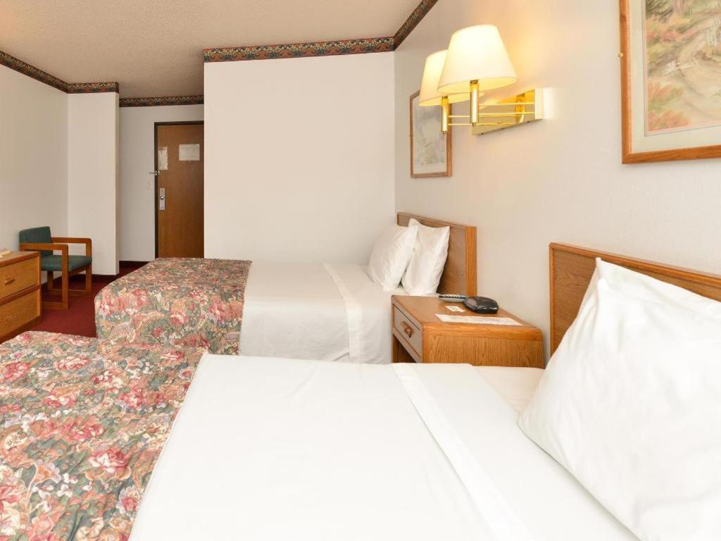 Americas Best Value Inn & Suites Clear Lake Buitenkant foto