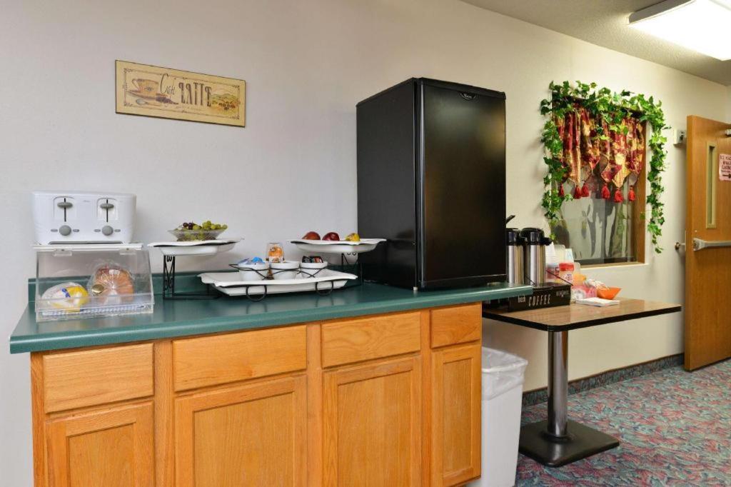 Americas Best Value Inn & Suites Clear Lake Buitenkant foto
